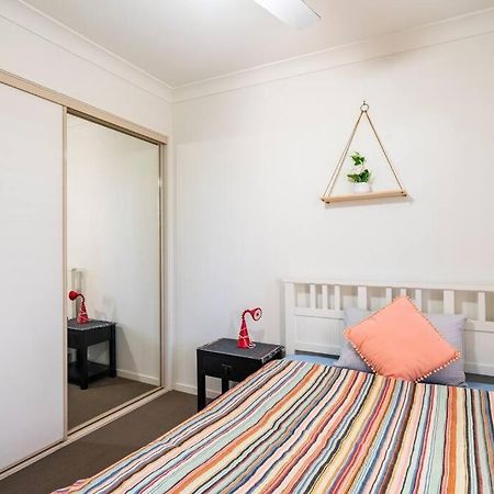 Room With Separate Bath In Shared Homestay Redcliffe Eksteriør billede
