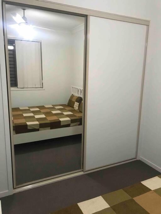 Room With Separate Bath In Shared Homestay Redcliffe Eksteriør billede